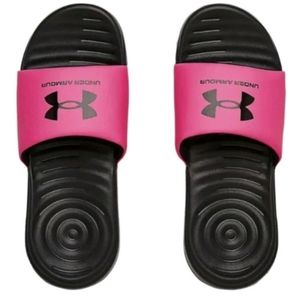 *NWT* Underarmour Kid's Slides Size 4 & 5